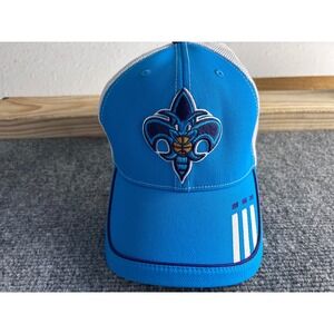 Vintage Adidas NBA New Orleans Hornets Trucker Hat Flexfit L/XL Blue White Mesh